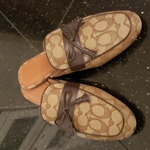 Coach womans slipper Shoes Size  8 Mint condition.